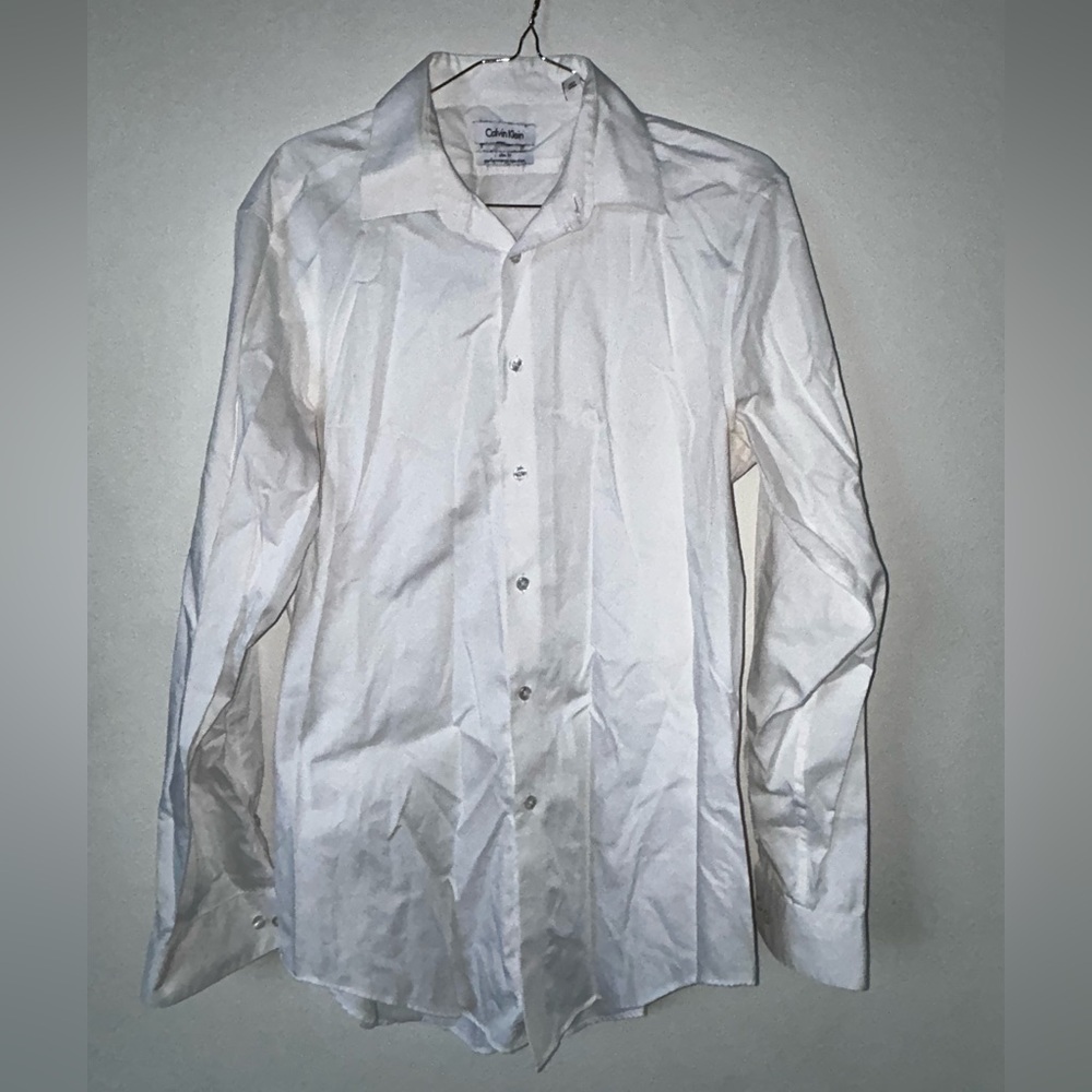 Calvin Klein Men's Crisp White Dress 15 1/2 32/33 sleeve length Shirt slim fit